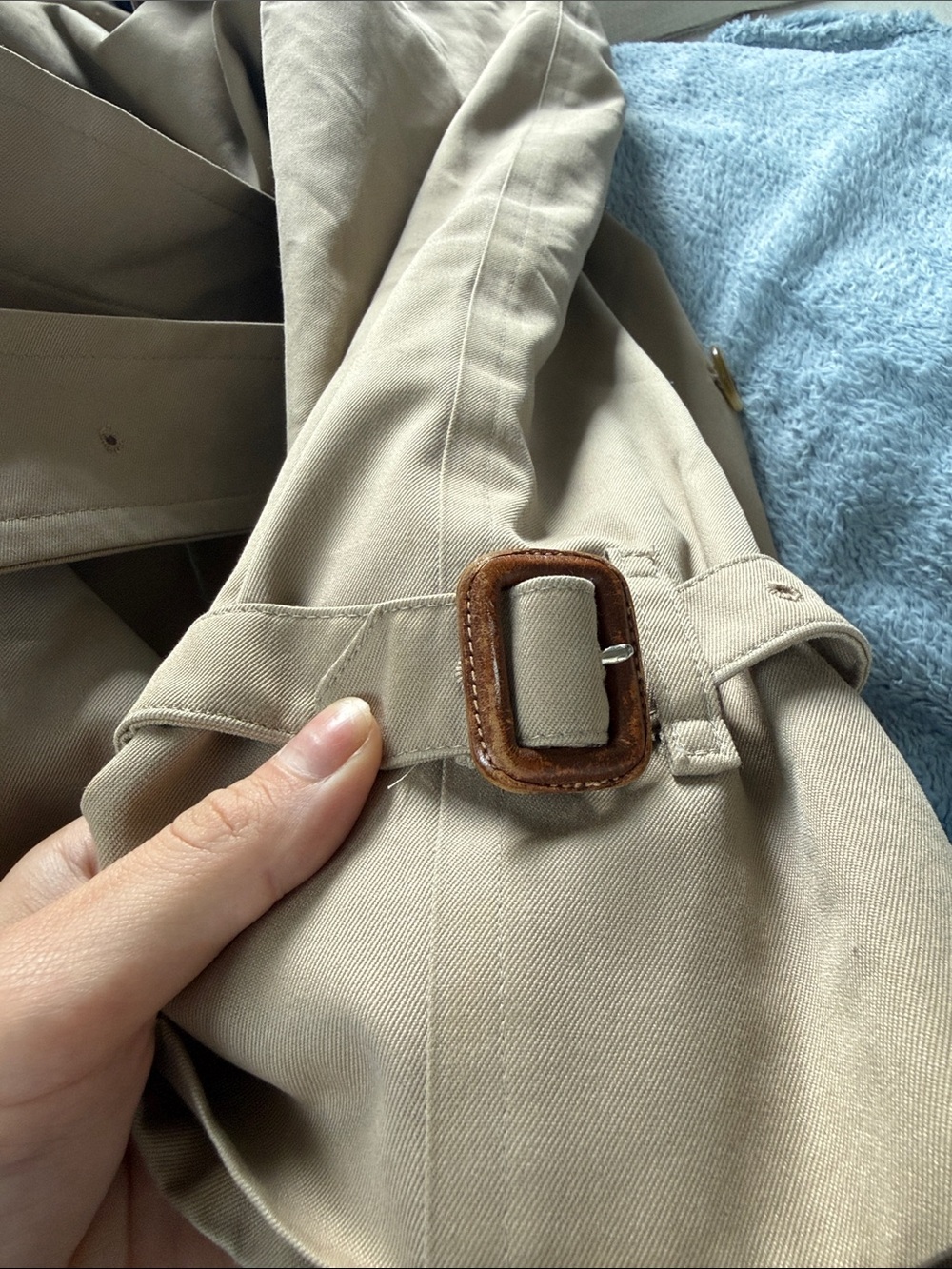 Vintage Burberrys Trench Coat - Picture 6 of 11